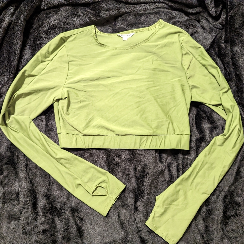 Green long sleeve crop workout top
